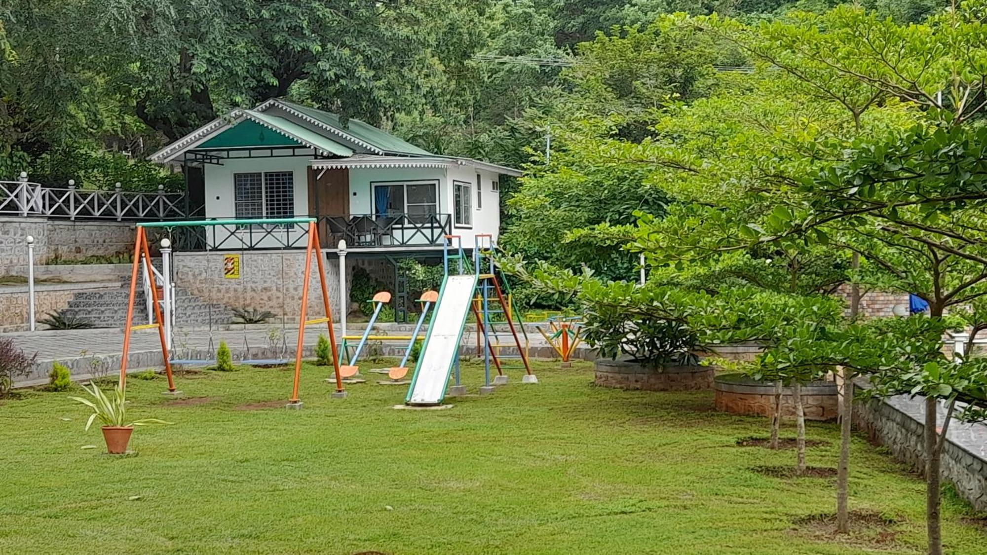 Hotel Mgm Whispering Wind'S Yelagiri Exteriér fotografie